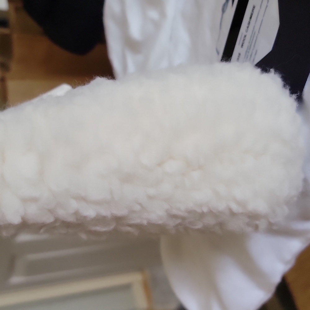 Prada White Shearling Shoulder Bag The Reissue 2000 - Picture 5 of 16
